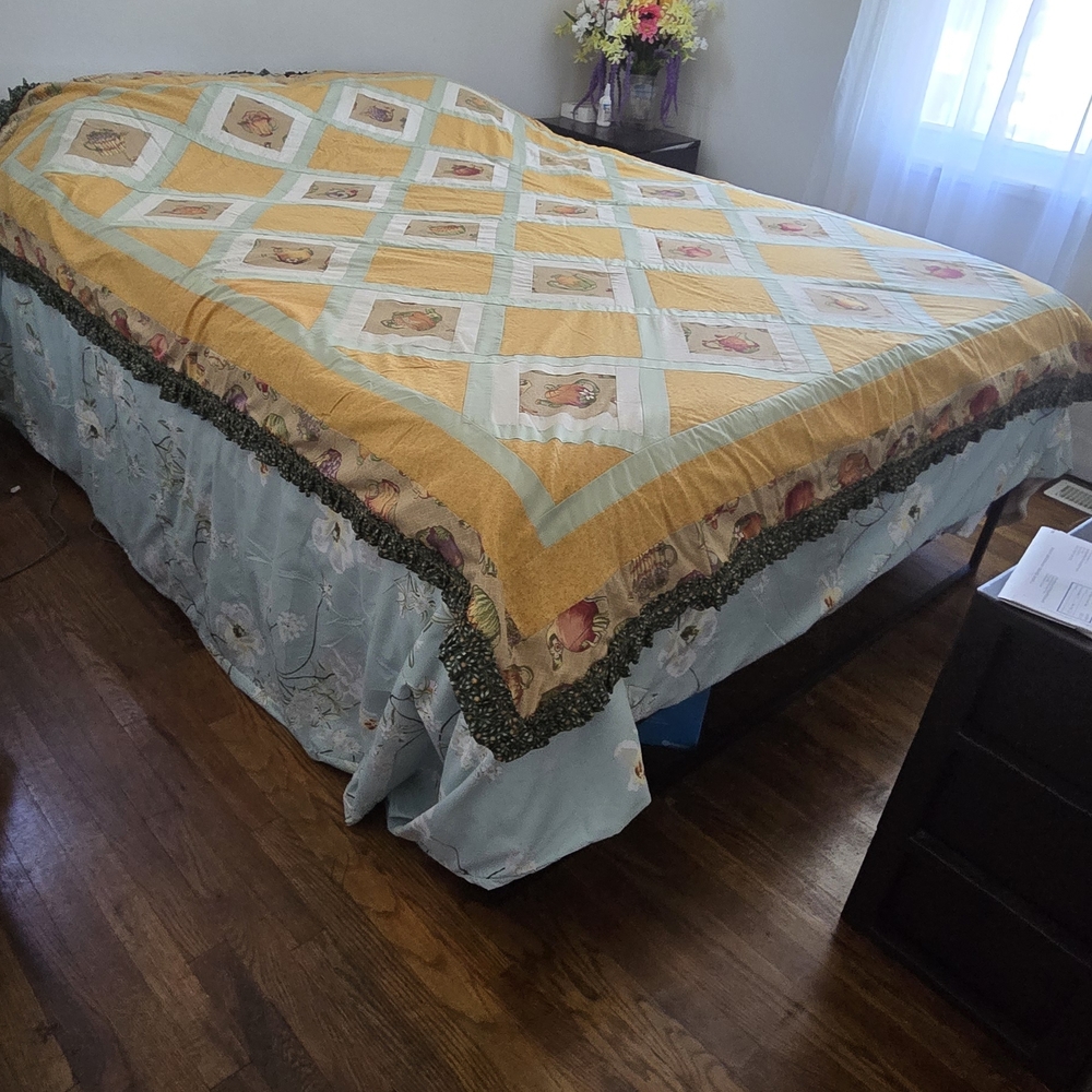 Elegant Multicolor Quilt for Home Bedding